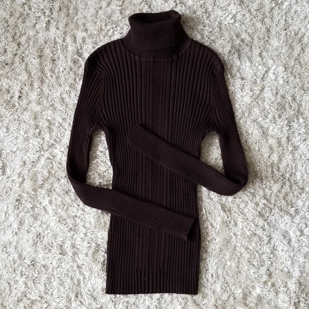 Dark brown ribbed turtleneck